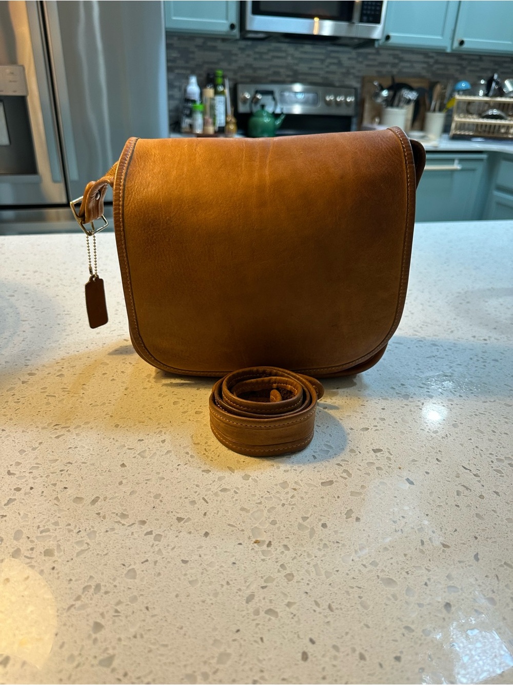 Coach Classic Shoulder Bag NYC British Tan - Picture 5 of 5